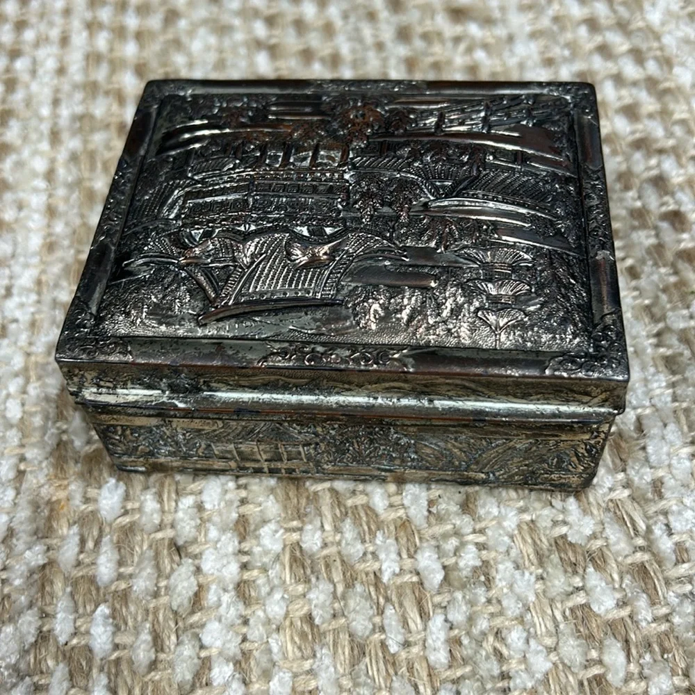 Vintage its features